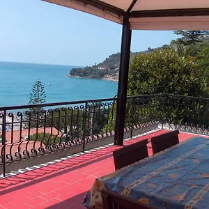 la-terrazza-sul-mare-cod-aautim10907.hotelitalianriviera.com/